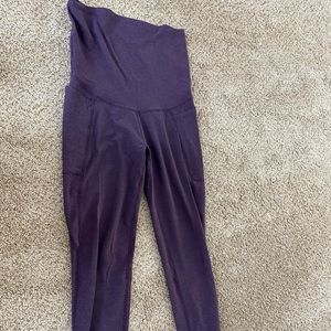 Maternity yoga pants